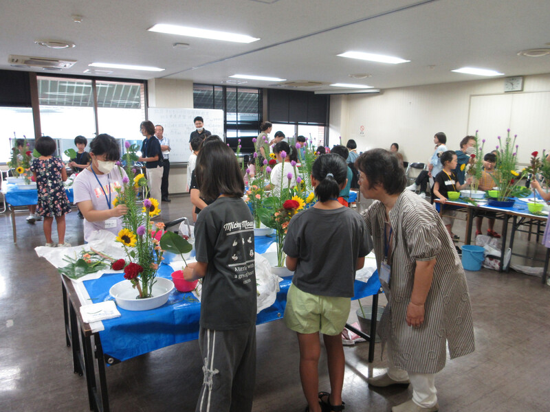 【参加者募集】夏休みの自由研究にもオススメ！「北区子どもいけばな体験教室」に参加しませんか？（3回連続講座）
