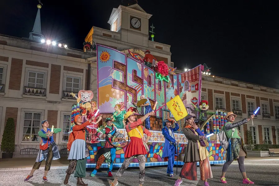 志摩スペイン村 夏休みナイター営業