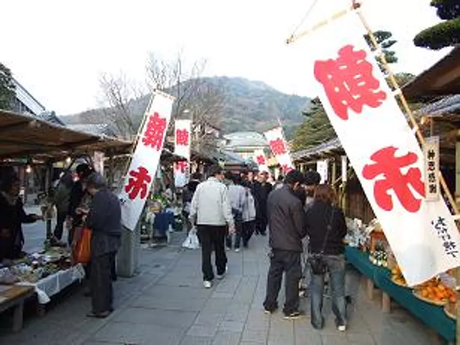 7月横丁朔日朝市