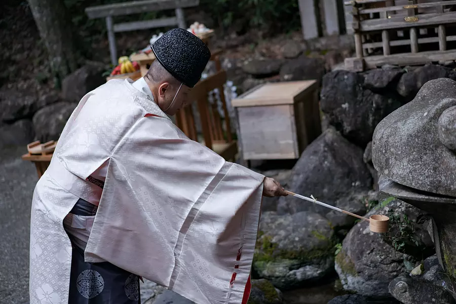 【頭之宮四方神社】 水取神事（如月神事）