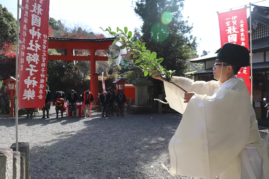 敢国神社の獅子舞【県指定文化財】